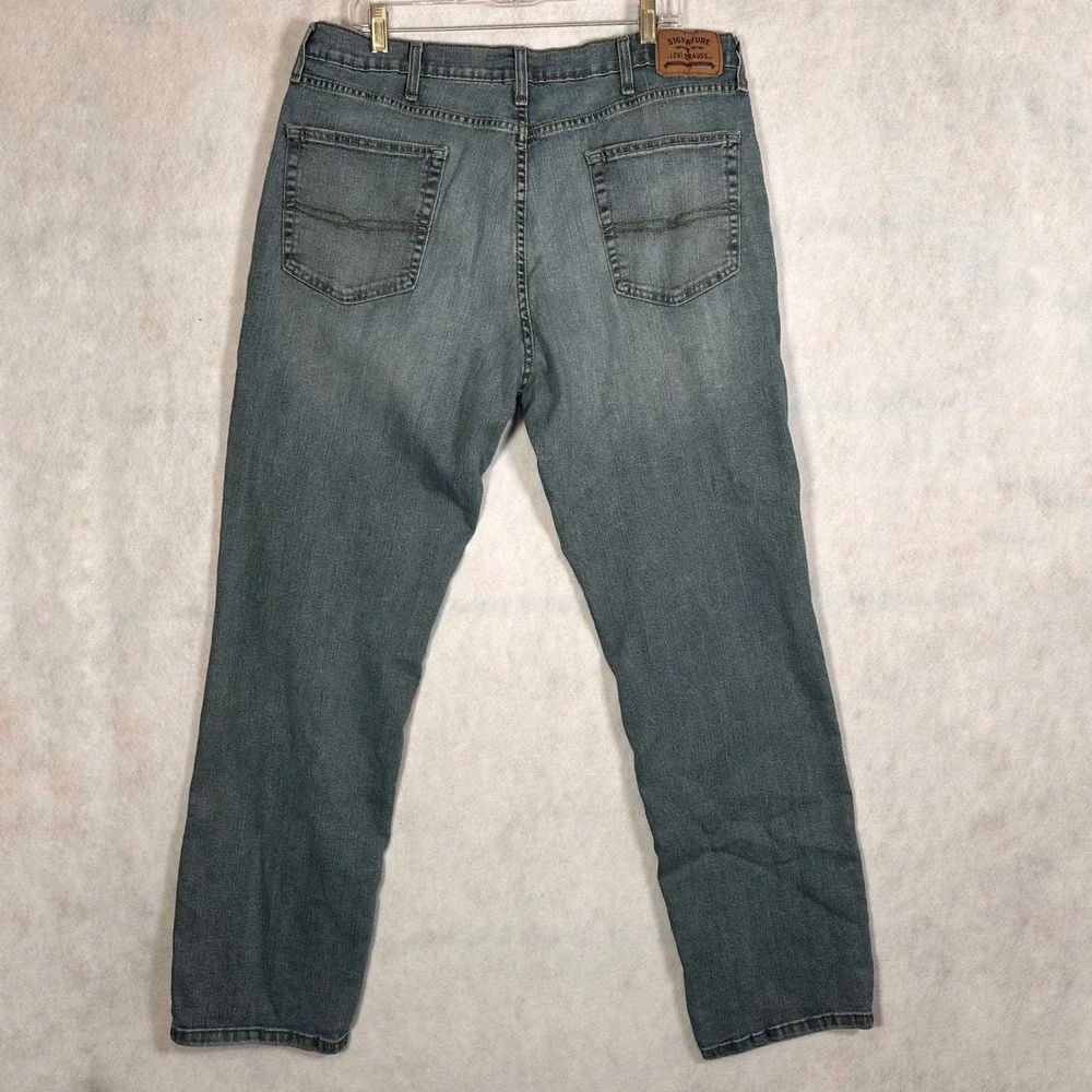 Signature Levi Strauss Jeans Mens 38x34 Athletic Fit Blue Denim Good Stretch